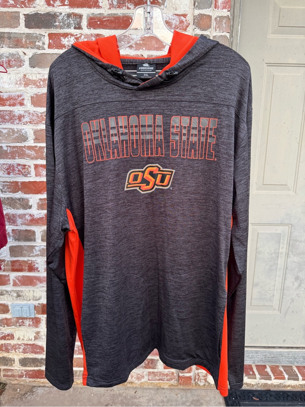 Colosseum Oklahoma State Cowboys Men’s Hooded Long Sleeve Shirt XXL